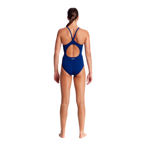 One Piece Diamond Back Still Ocean